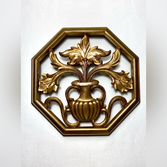 2 Scone Decoration Syroco Wall hangings 2 pc Set Octagon Hand Painted Gold - Picture 4 of 11
